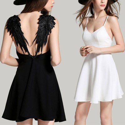 Vestido Corto Modelo Alas